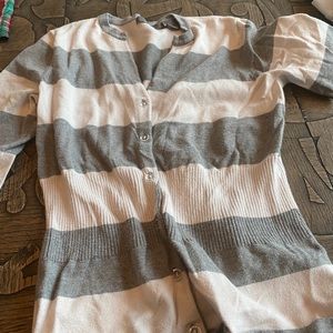 Girls Gray and white cardigan